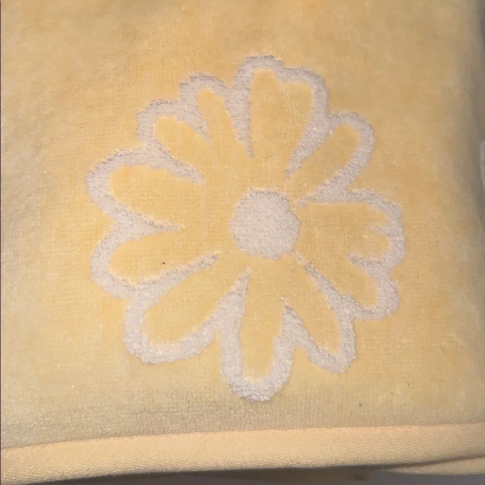 NWT Common Thread 6 Piece Cotton Bath Towel Set Yellow with White Flowers